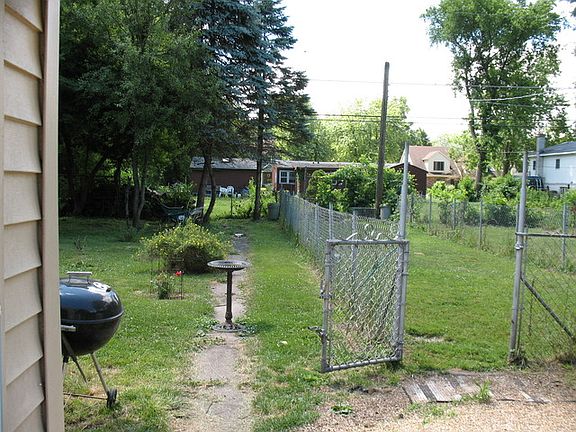 2nd image of 138 E Anita Ave