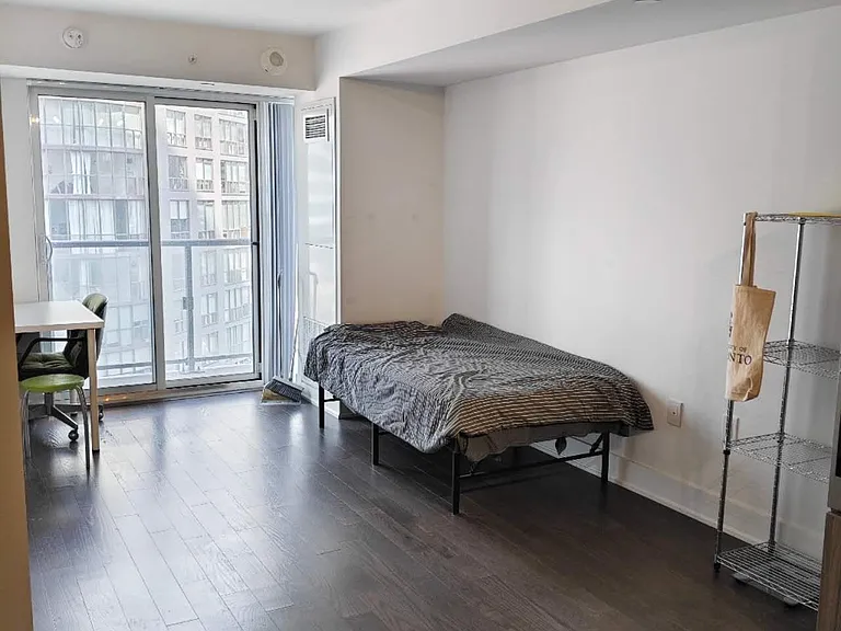 955 Bay St #2218 — Photo 5