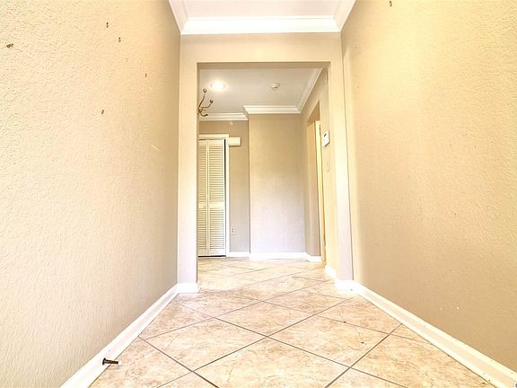 5th image of 430 Ocean Creek Dr