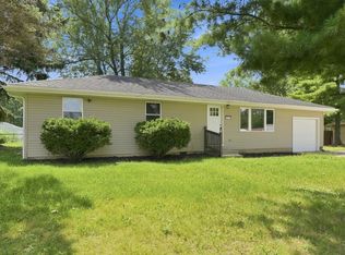 1817 Klug Dr, Fort Wayne, IN 46818