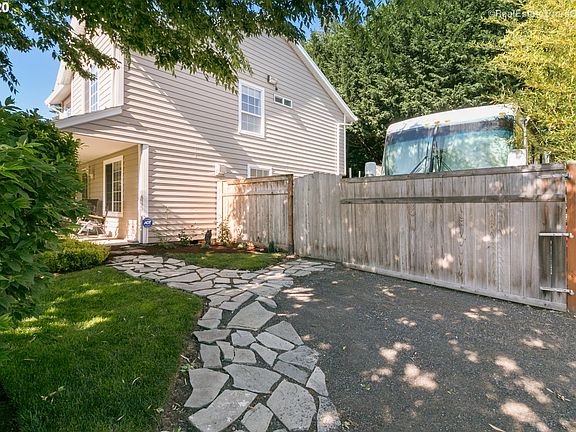 4th image of 9907 NE 131st Ave