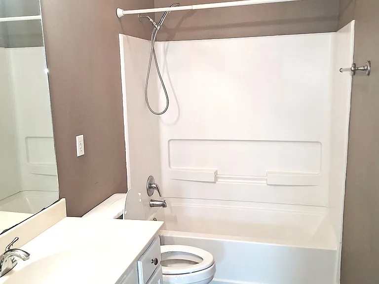 2105 Belle Pointe Aly — Photo 18
