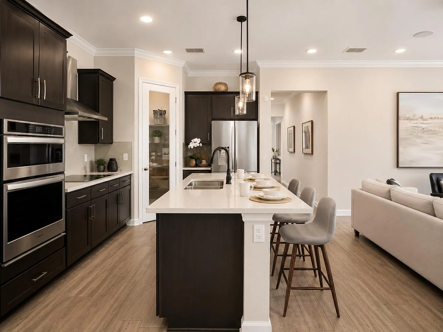 3 bed, 2.0 bath, 2117 sqft, $4,000 — Photo 4