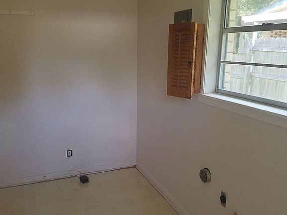 laundry, pantry room