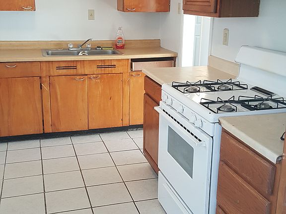 5th image of 5415 Raymond Telles Dr