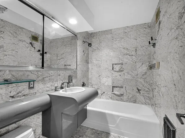 425 East 58th Street image 17 of 18