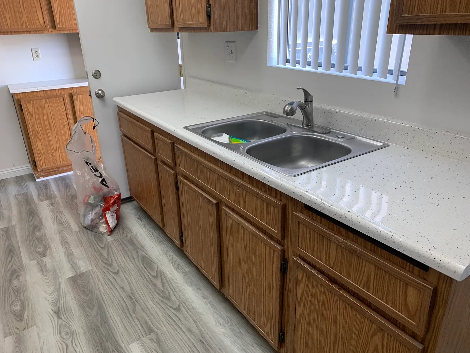 2 bed, 977 sqft, $2,050 — Photo 4