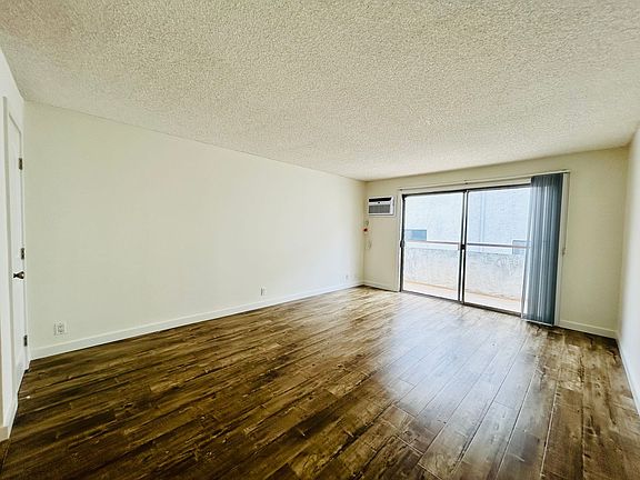 5th image of 9725 Charnock Ave #17