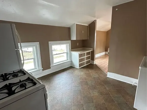 413 S 6th, 413 S 6th St #D, Watertown, WI 53094