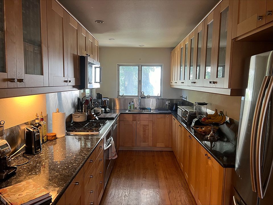 Kitchen (New Stainless Steel Dishwasher, Microwave, and Refrigerator)