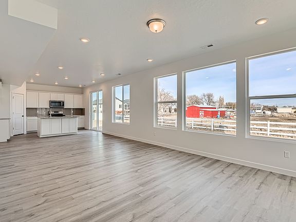 5th image of 2942 W Coastline Dr