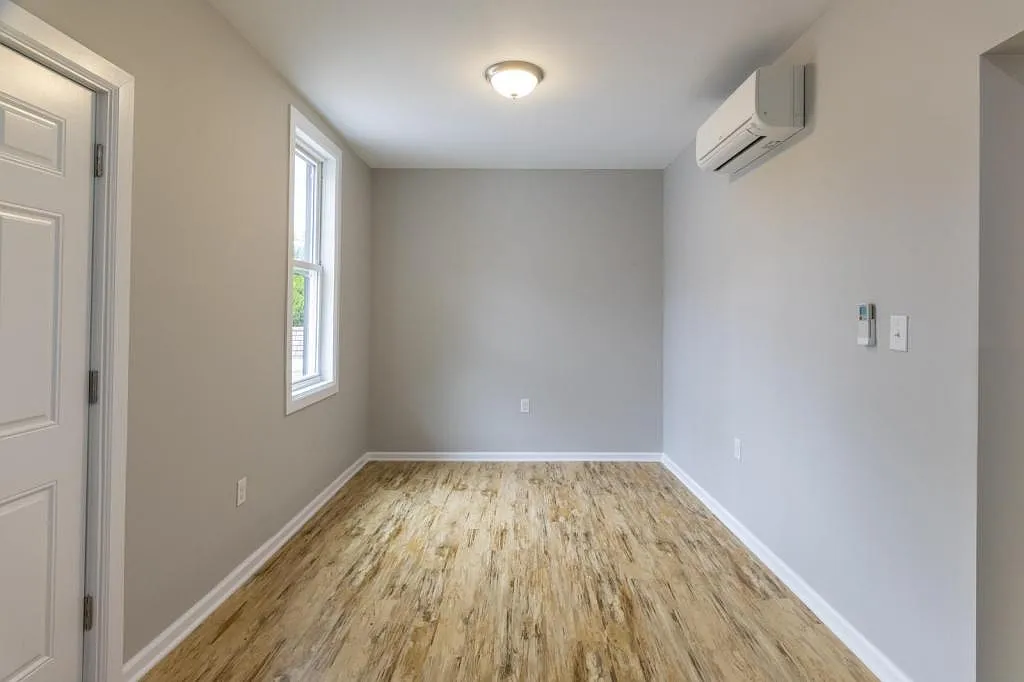 810 Lehman St — Photo 3