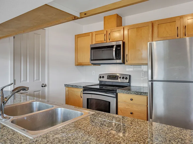300 110th Ave NE #605 — Photo 14