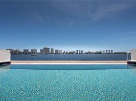 17301 Biscayne Blvd