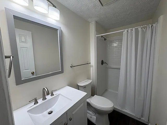 124 Boston Dr — Photo 17