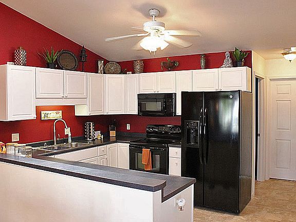 2nd image of 611 Danube Ct Unit 5