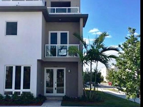 4th image of 10522 NW 66th St