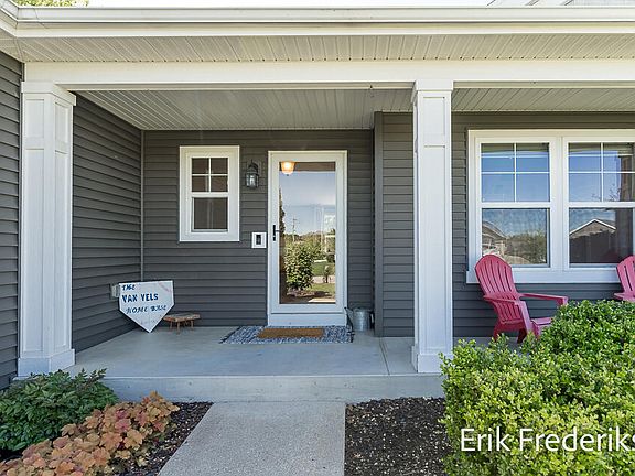3rd image of 13079 Cedarberry Ave