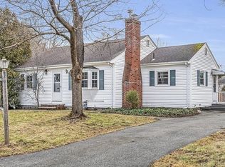 7 Colonial Ter, Chelmsford, MA 01824