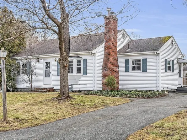 7 Colonial Ter, Chelmsford, MA 01824