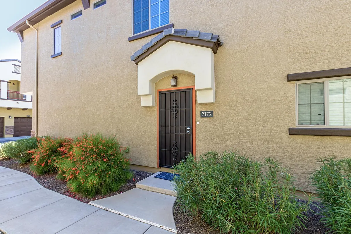 Building Photo - 2725 E Mine Creek Rd #2172