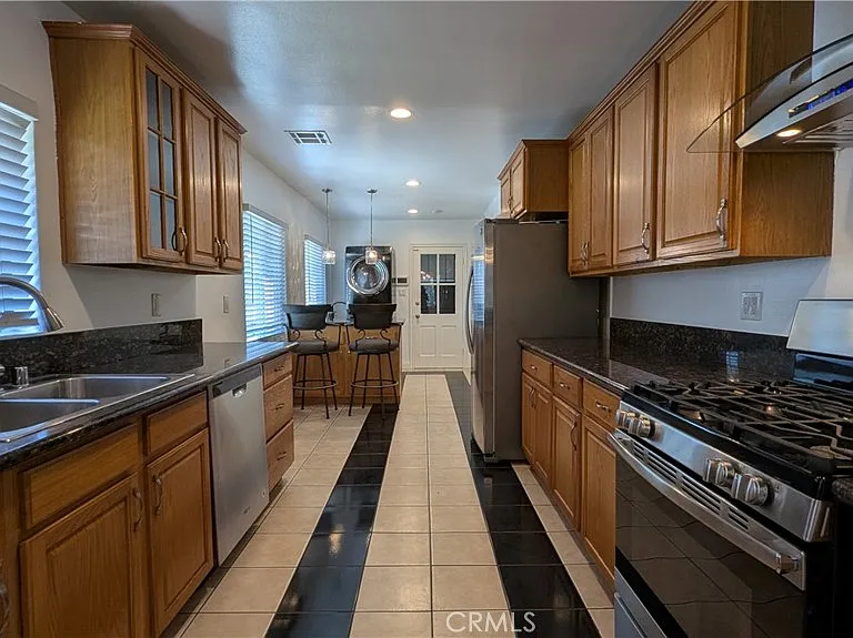 401 N La Breda Ave — Photo 5