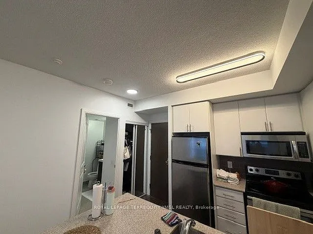 560 Front St W #806 — Photo 20