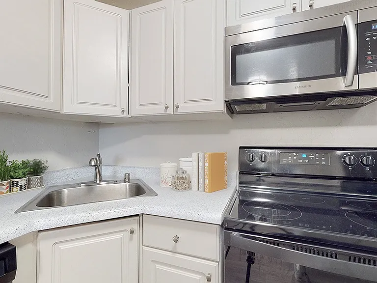 The Sugarberry Apartments — Photo 10