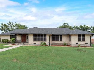 1405 Cape Cod Dr, Dallas, TX 75216