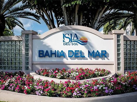 3rd image of 6061 Bahia Del Mar Cir APT 545