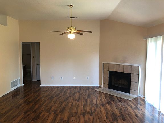 2nd image of 2607 Windmill Dr