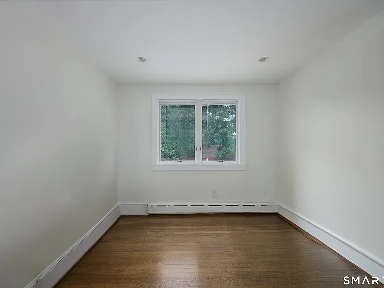 1374 Huntington Tpke — Photo 17