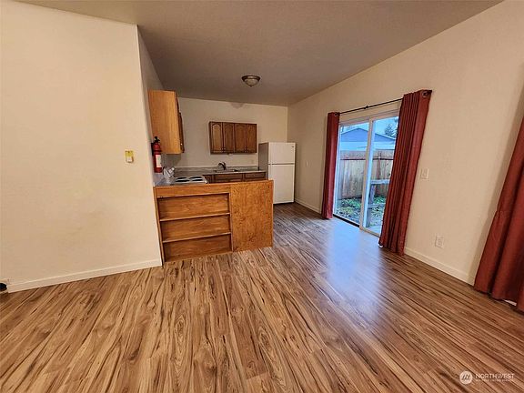 2nd image of 3405 Northlake Way NW