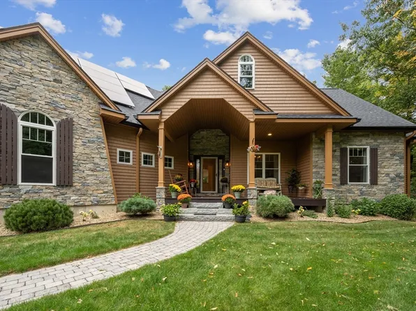 10 Stoddard Rd, North Brookfield, MA 01535