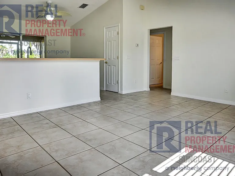 230 Rotonda Blvd W #A — Photo 8