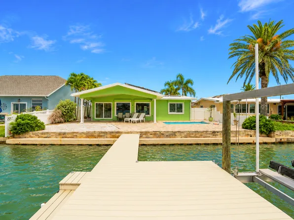 16129 4th St E, Redington Beach, FL 33708