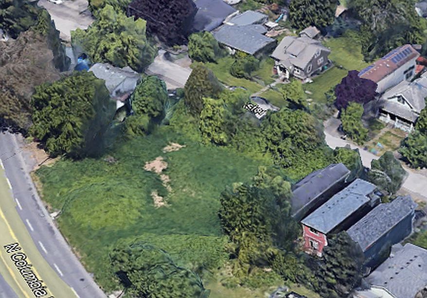 2nd image of 6850 N Astor St