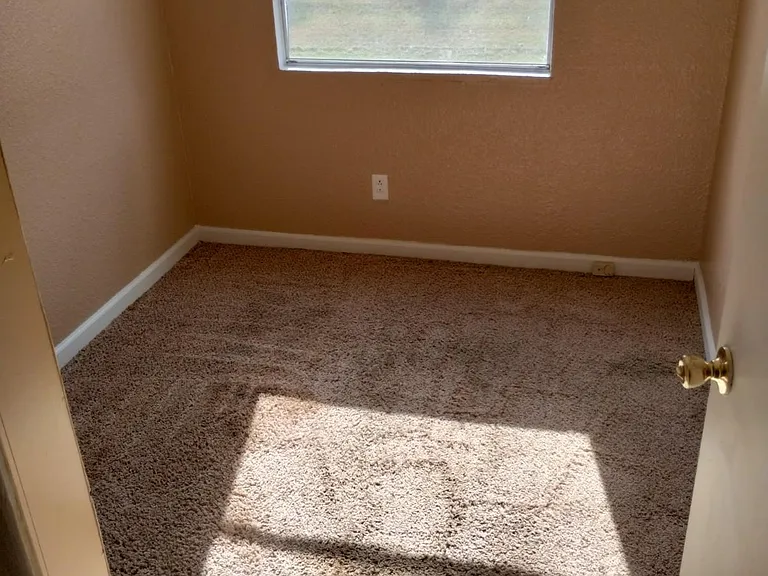 120 SE Camelot Loop — Photo 3