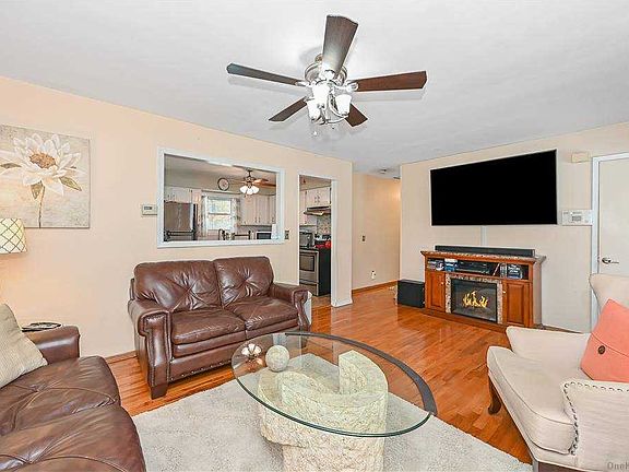 4th image of 77 Wilson Ave