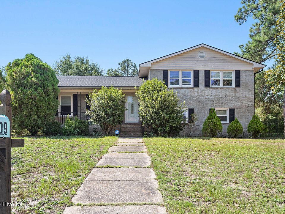 1st image of 609 Francis Court