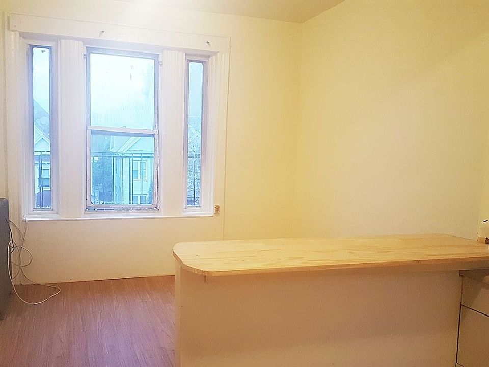 2nd image of 2415 Clarendon Rd APT 5