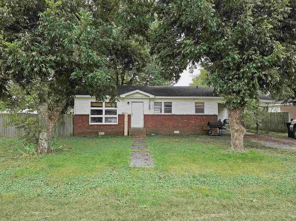 654 W Maple St, Piggott, AR 72454