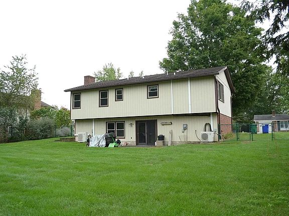 2nd image of 1002 Quail Dr Floor 1