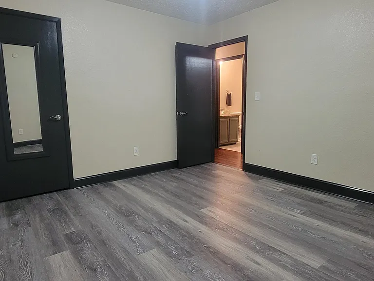 710 Dailey Ave — Photo 15