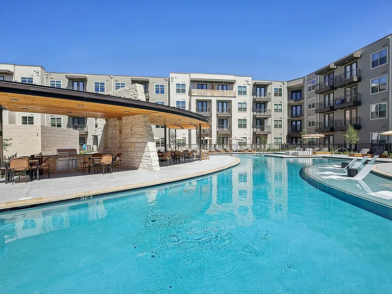 The Palo Apartments