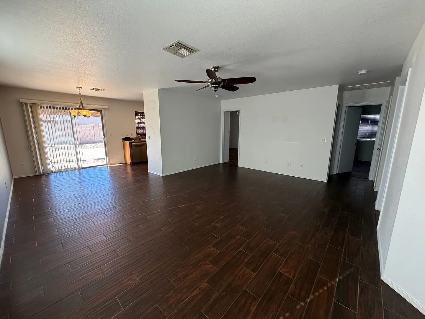3 bed, 2.0 bath, 1205 sqft, $1,750 — Photo 3