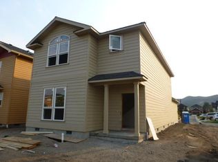 1147 N Haskell St, Central Point, OR 97502