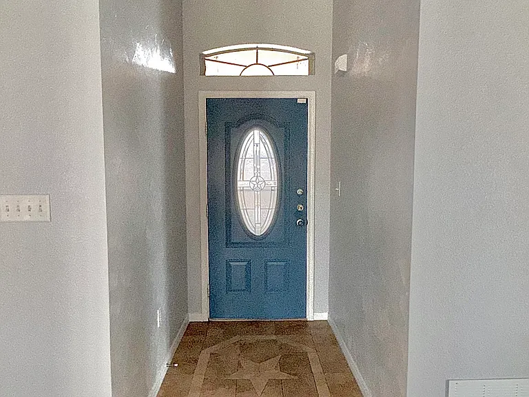 2107 Gail Dr — Photo 4
