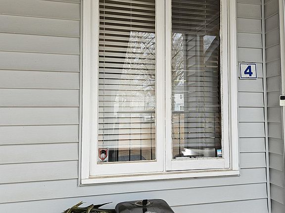 3rd image of 1914 Meadowlark Ln Unit 4