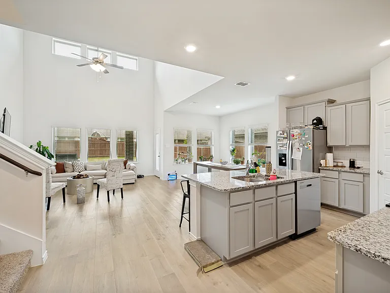 10125 Kayak St — Photo 4